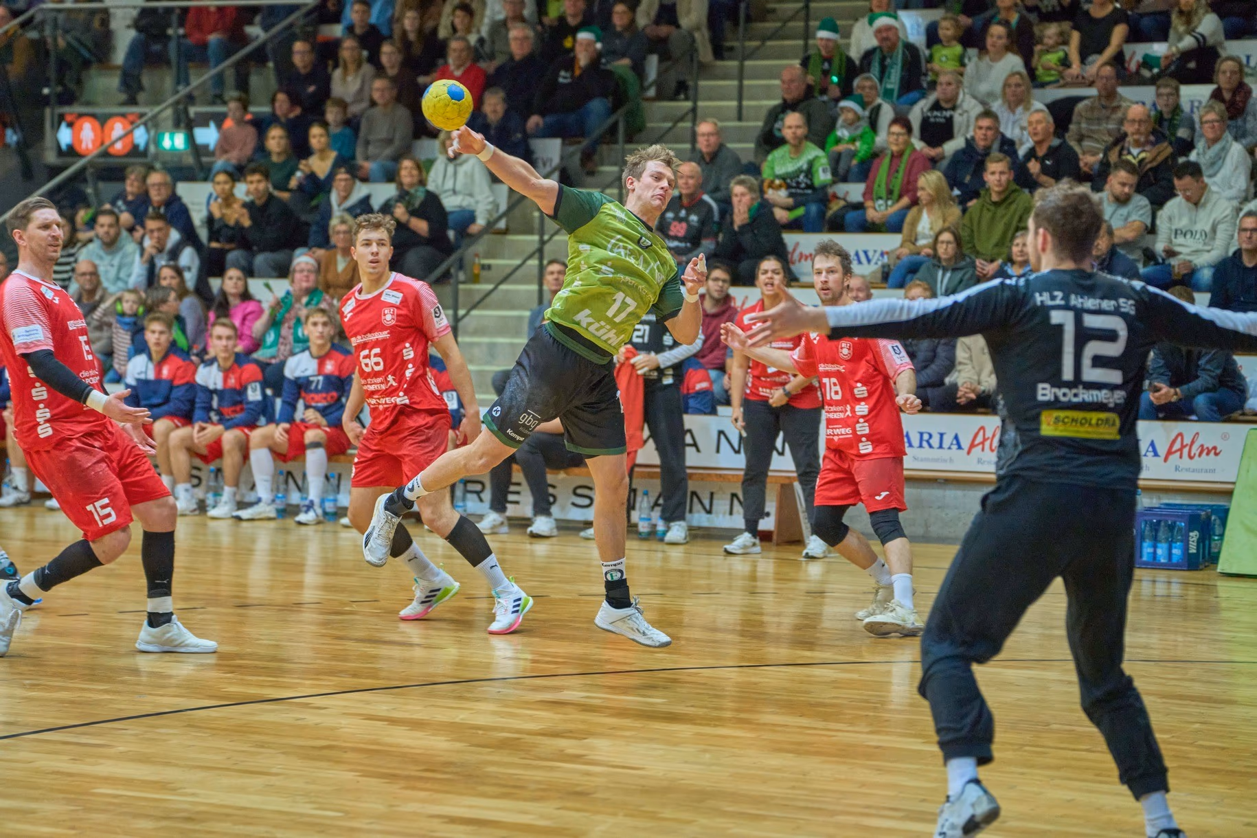 Eintracht Hildesheim player throwing during a home game